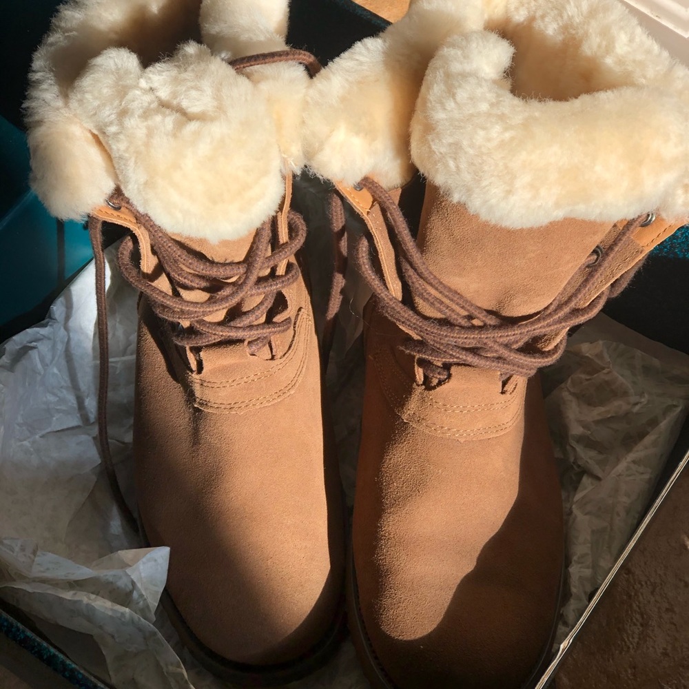 Women’s sheepskin boots